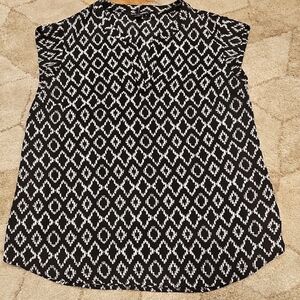 Hilary Radley Black and White Graphic Boxy Blouse